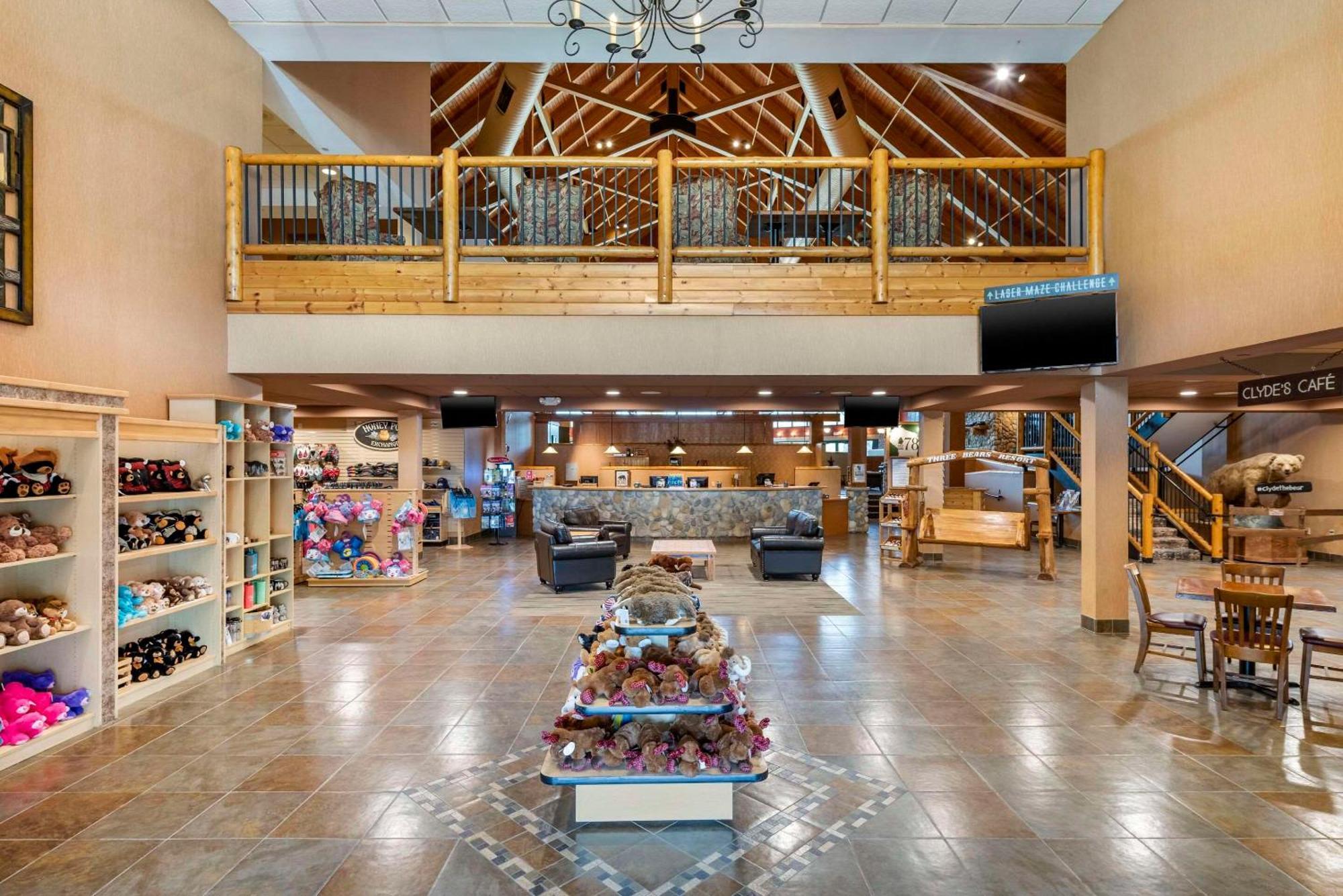 Warrens Three Bears Resort Waterpark Near Tomah Ascend Collection מראה חיצוני תמונה
