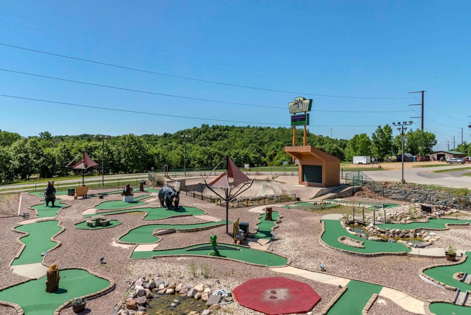 Warrens Three Bears Resort Waterpark Near Tomah Ascend Collection מראה חיצוני תמונה
